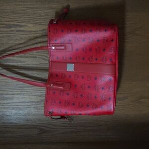 AUTHENTIC MCM Liz medium Red reversible shopper, No Pouch